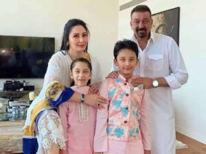 Sanjay Dutt with wife and children 768x576 1 Console Crptech