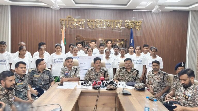 68721e0caf379 sukma naxalites 123414474 16x9 1 768x432 1 Console Crptech